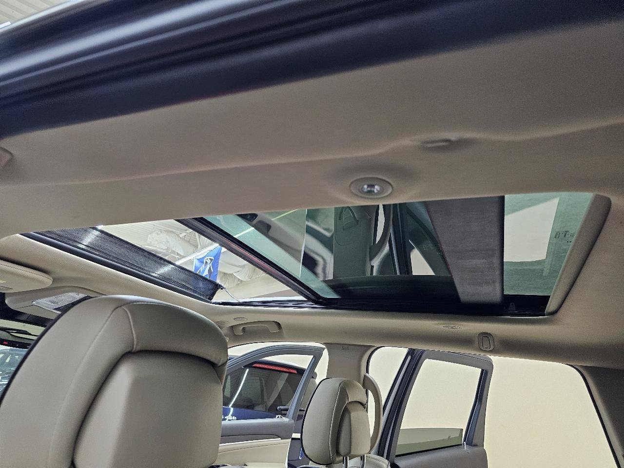 Used 2018 Jeep Grand Cherokee Overland RWD image 41
