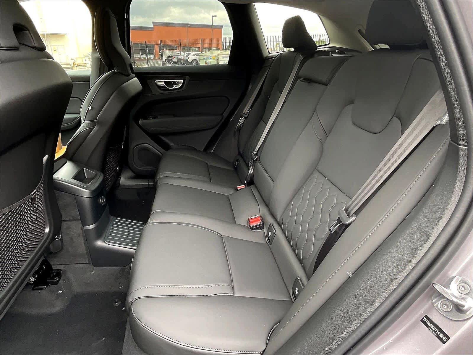 New 2026 Volvo XC60 T8 Plus w/ Climate Package PRO AWD/4WD image 12