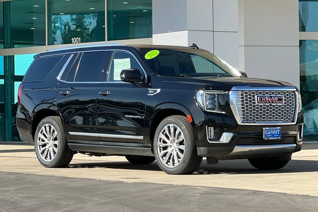 Used 2022 GMC Yukon Denali w/ Denali Premium Package AWD/4WD image 2