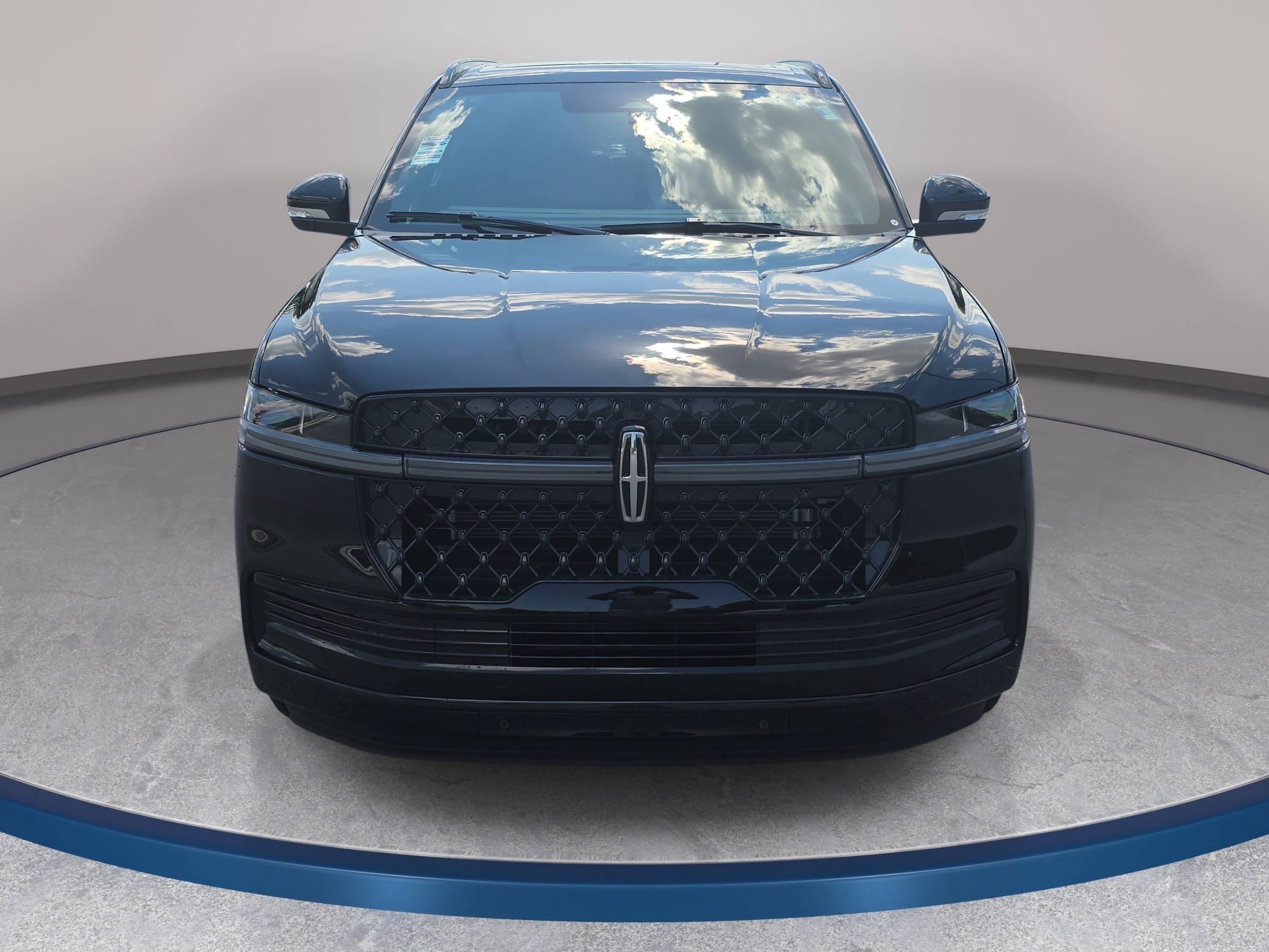New 2026 Lincoln Navigator L Reserve w/ Jet Appearance Package AWD/4WD image 2