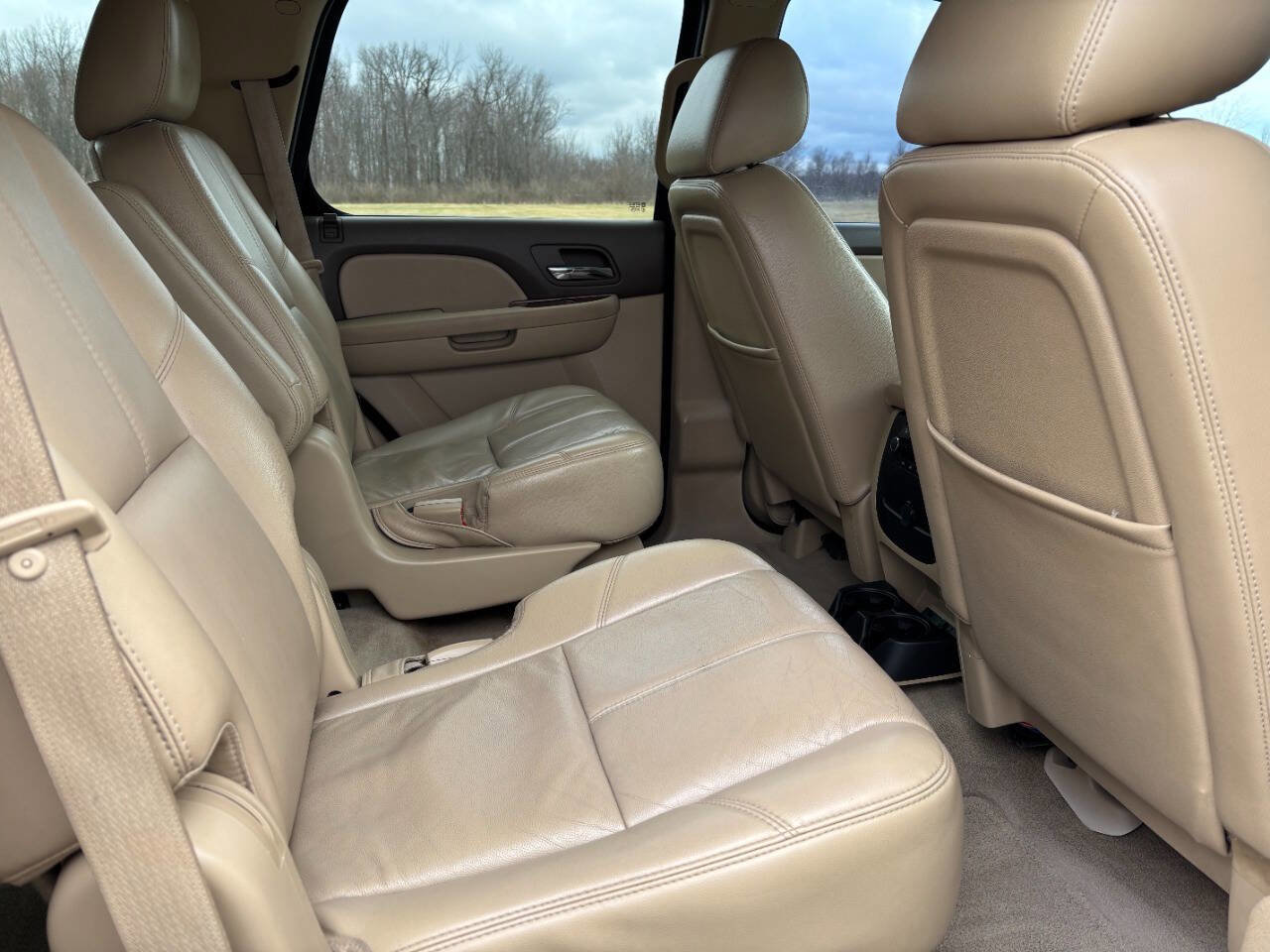 Used 2011 GMC Yukon SLT w/ SLT-2 Equipment Package image 8