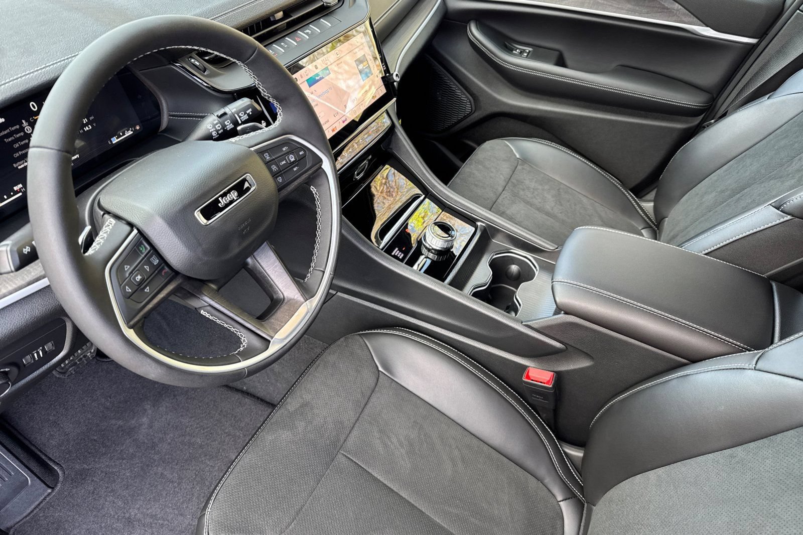 New 2026 Jeep Grand Cherokee Altitude AWD/4WD image 10
