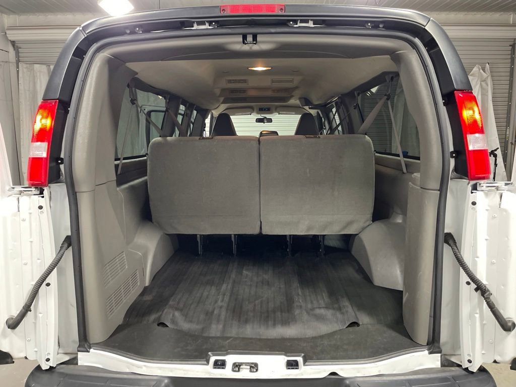 Used 2023 Chevrolet Express 3500 LS RWD image 15
