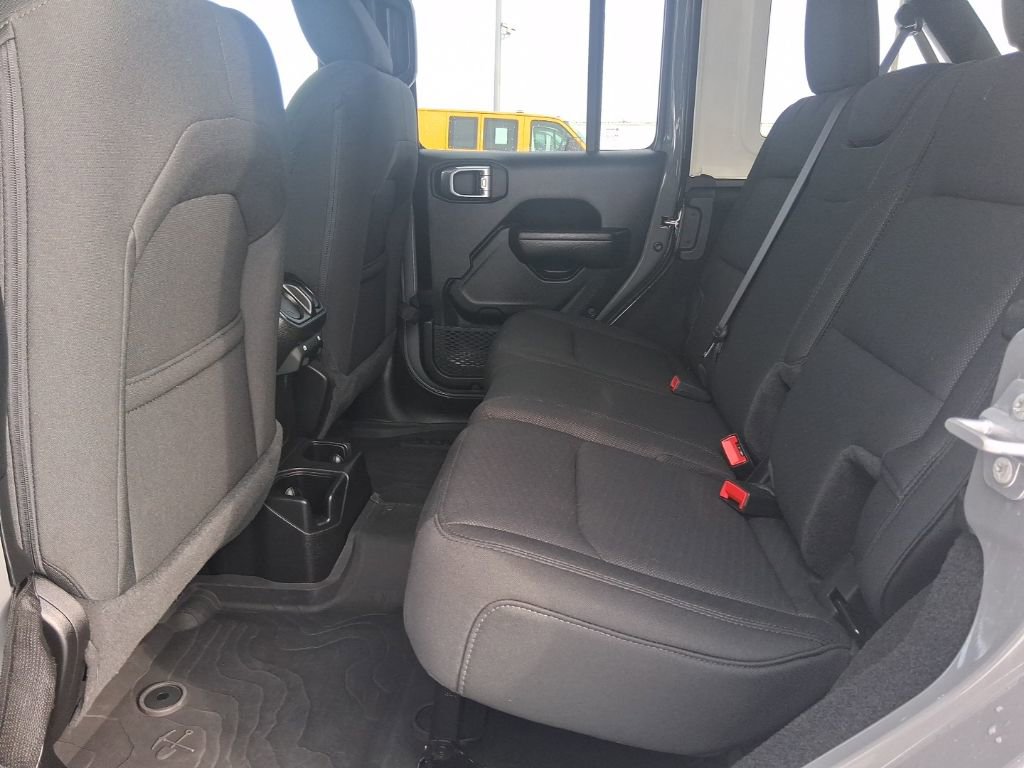 Used 2023 Jeep Wrangler Willys image 17
