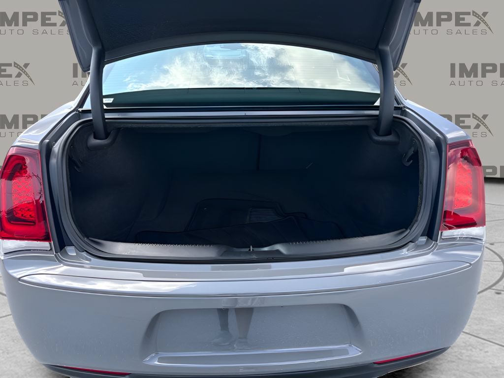 Used 2019 Chrysler 300 S RWD image 18