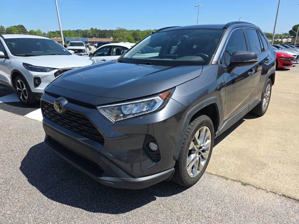 Used 2019 Toyota RAV4 XLE Premium image 2