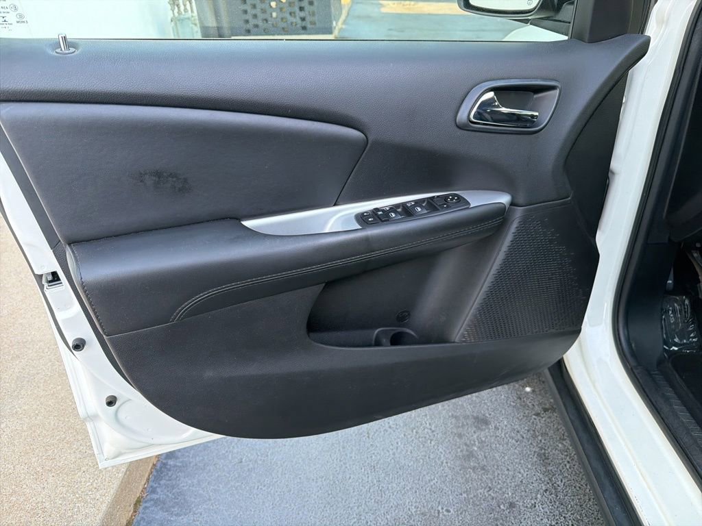 Used 2019 Dodge Journey SE FWD image 34