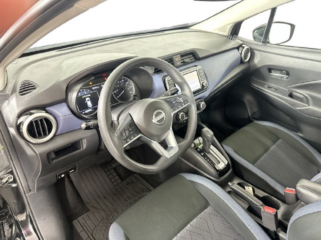 Used 2024 Nissan Versa SV FWD image 3