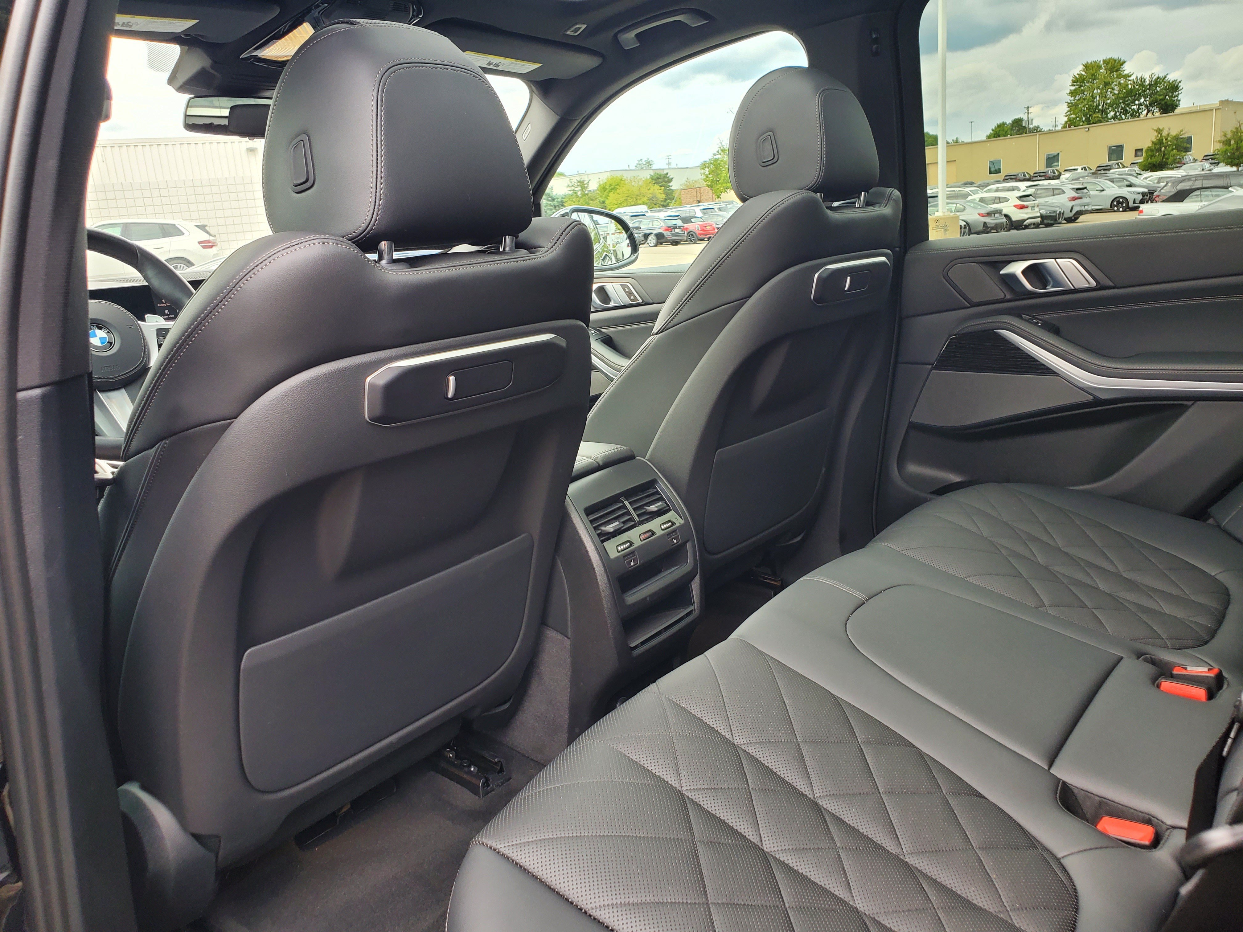Certified 2024 BMW X5 xDrive40i w/ M Sport Package AWD/4WD image 34
