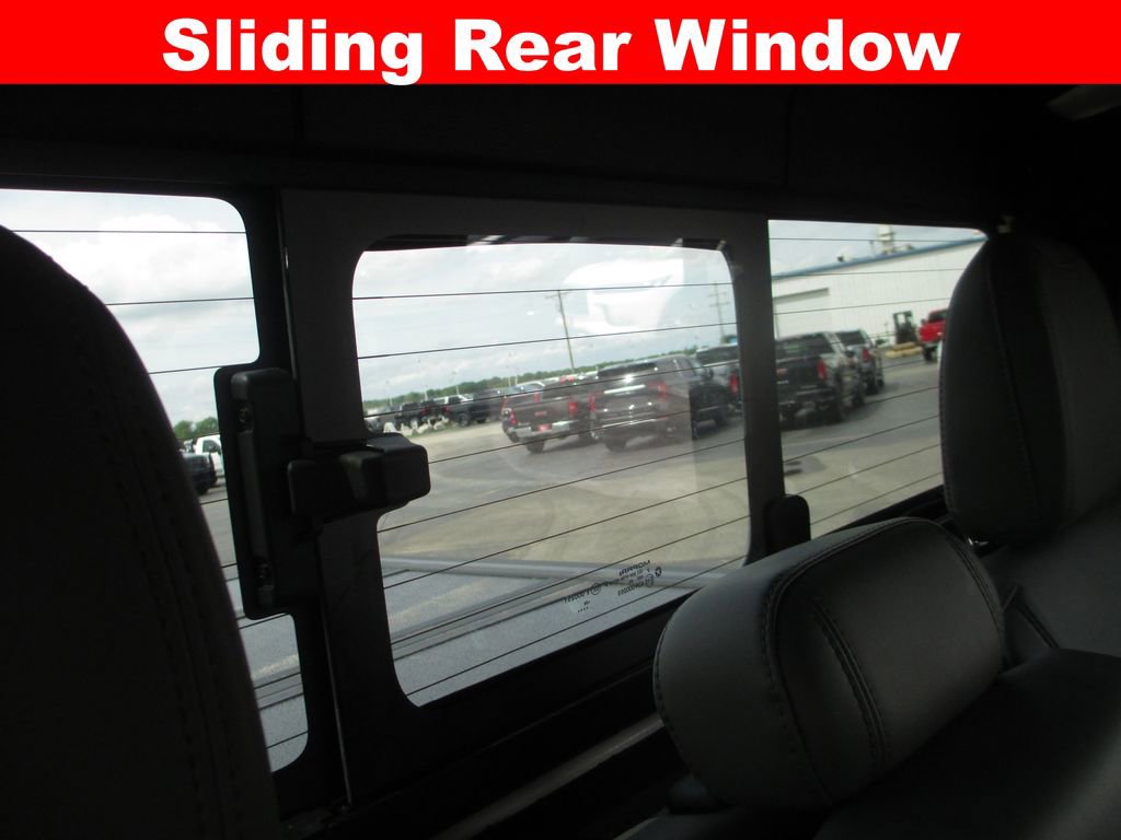 Used 2024 Jeep Gladiator Mojave AWD/4WD image 24