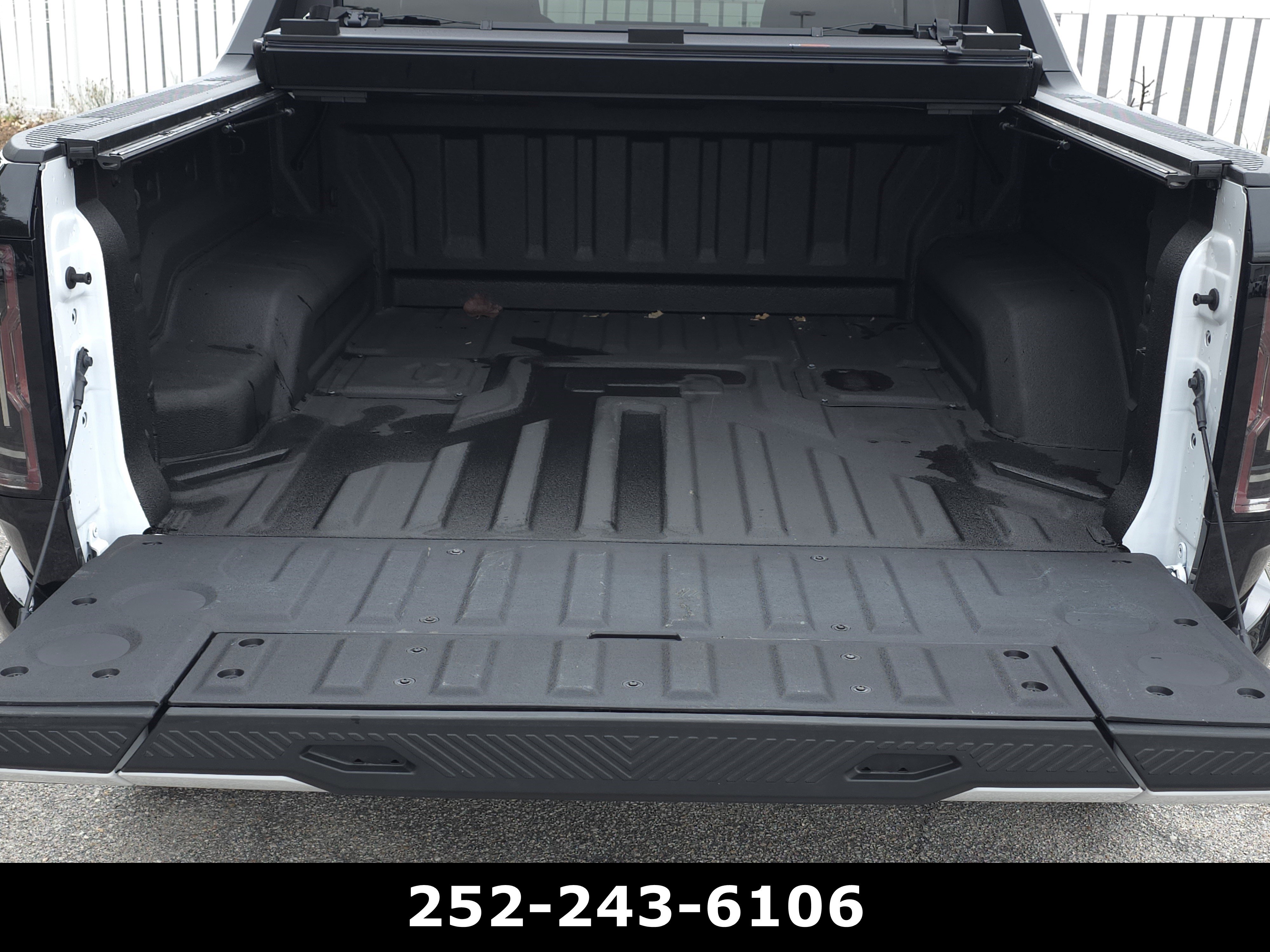 Used 2025 GMC Hummer EV 3X AWD/4WD image 47