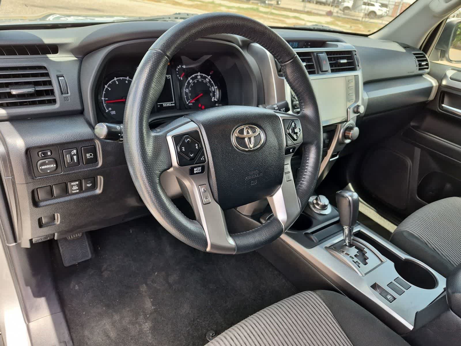 Used 2022 Toyota 4Runner SR5 AWD/4WD image 10