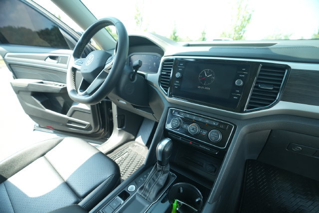 Used 2023 Volkswagen Atlas SE w/ Panoramic Sunroof Package FWD image 38