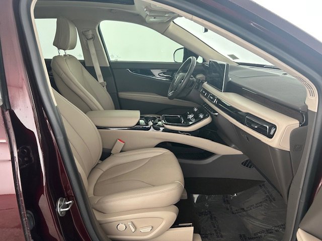 Used 2023 Lincoln Nautilus Reserve w/ Luxury Package AWD/4WD image 15