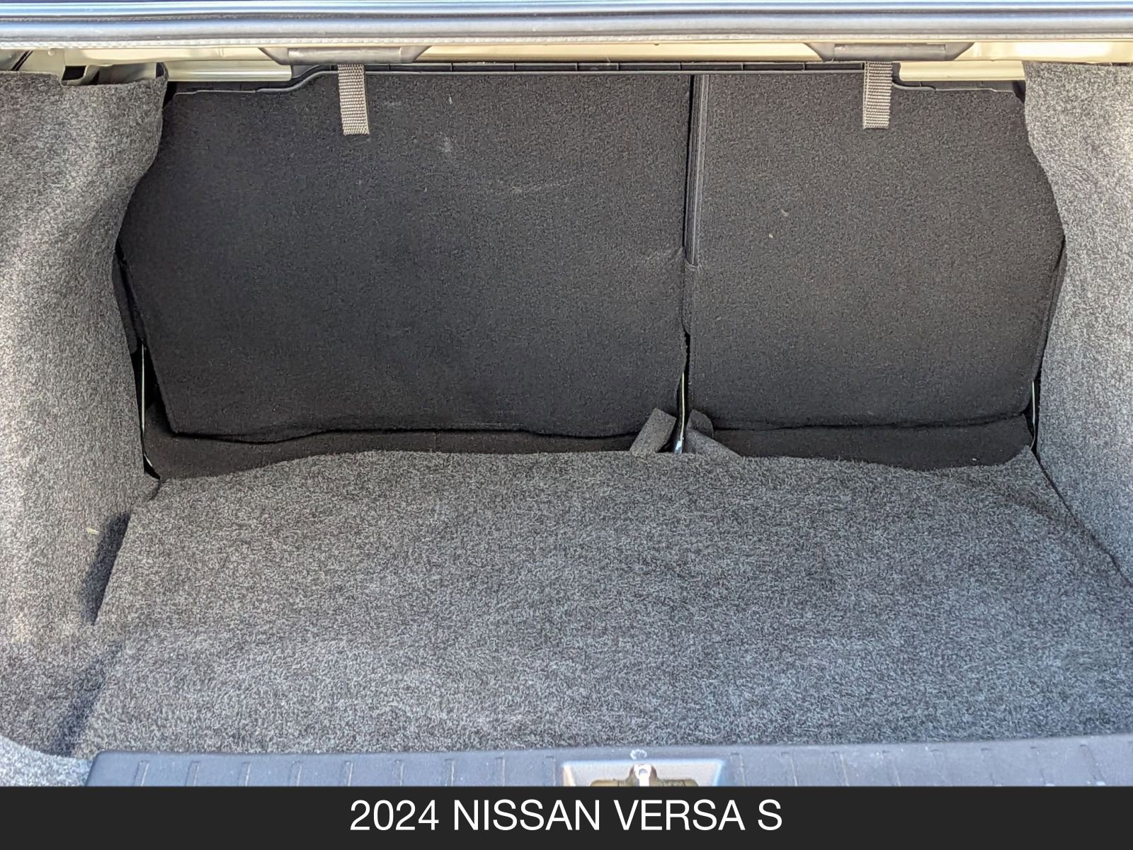 Used 2024 Nissan Versa S w/ S Plus Package image 21