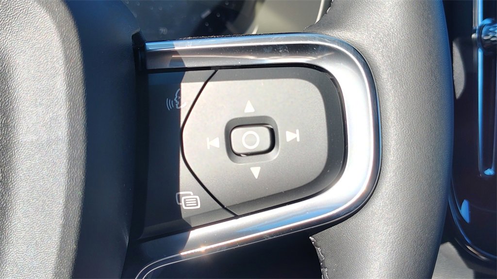 New 2026 Volvo XC40 B5 Core w/ Climate Package image 16