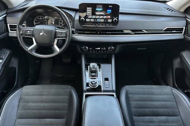 Used 2024 Mitsubishi Outlander SE image 14