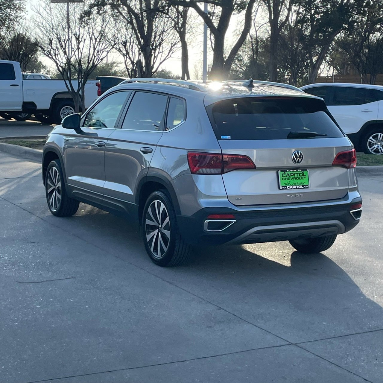 Used 2024 Volkswagen Taos SE image 6