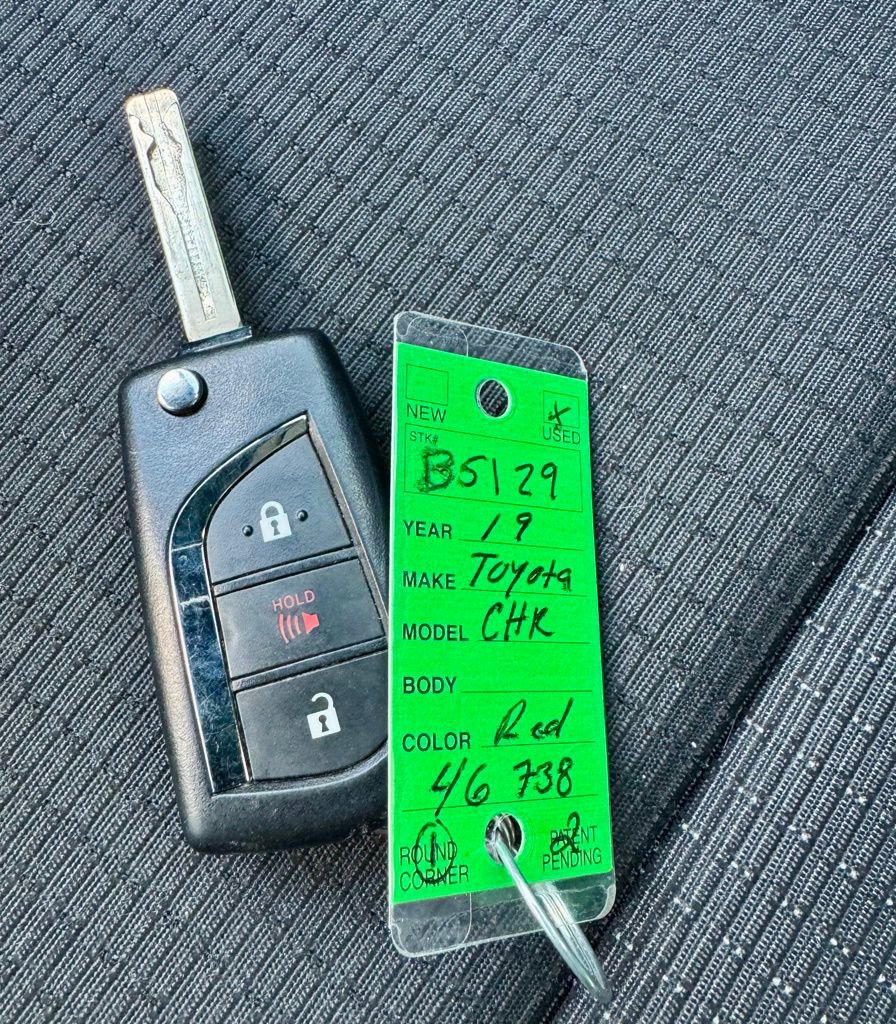 Used 2019 Toyota C-HR LE image 26