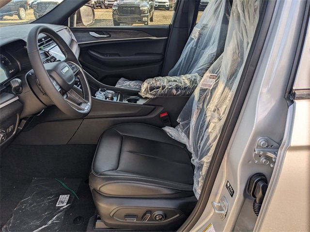 New 2025 Jeep Grand Cherokee Limited image 6