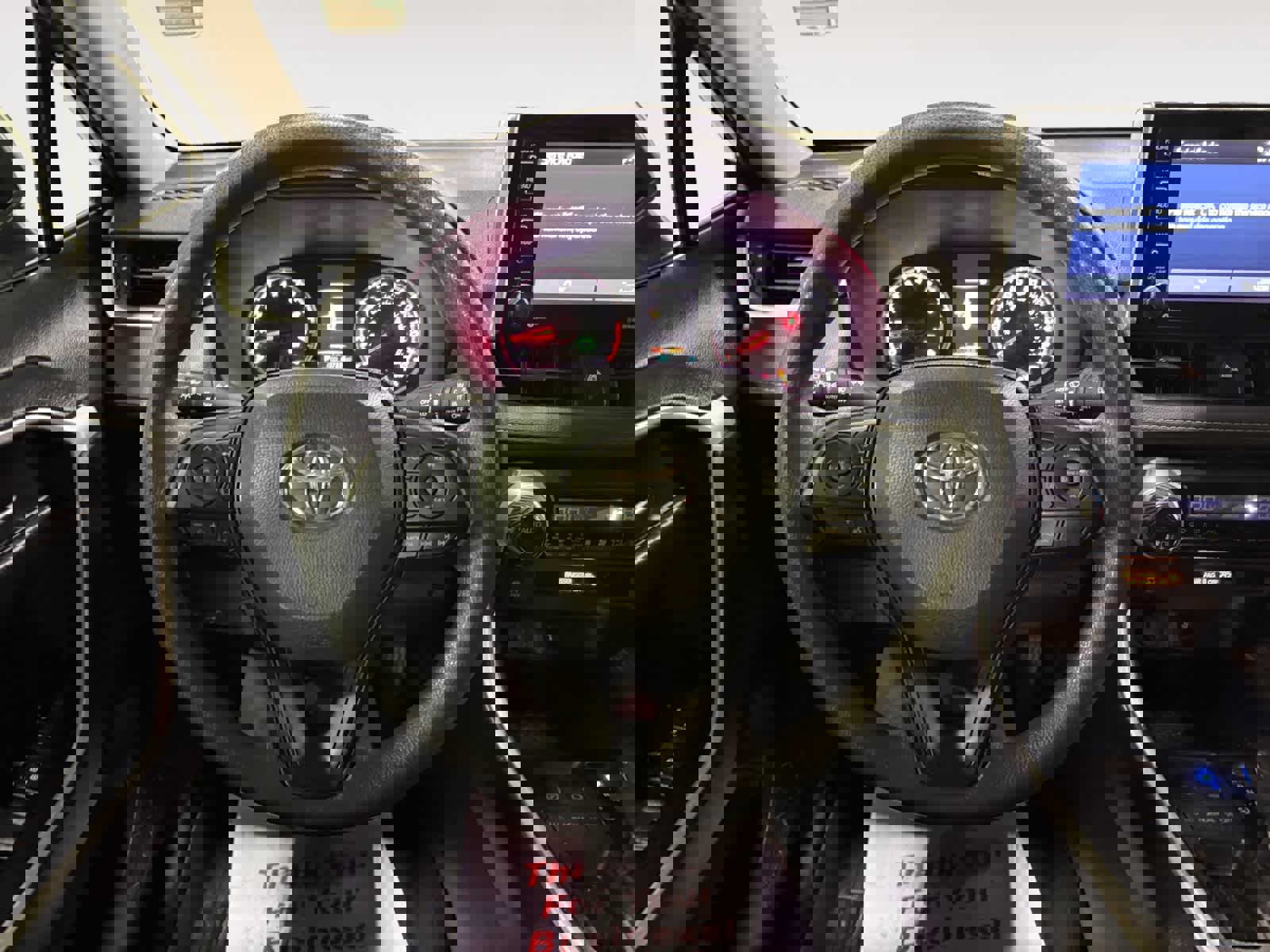 Used 2020 Toyota RAV4 XLE w/ Convenience Package image 16