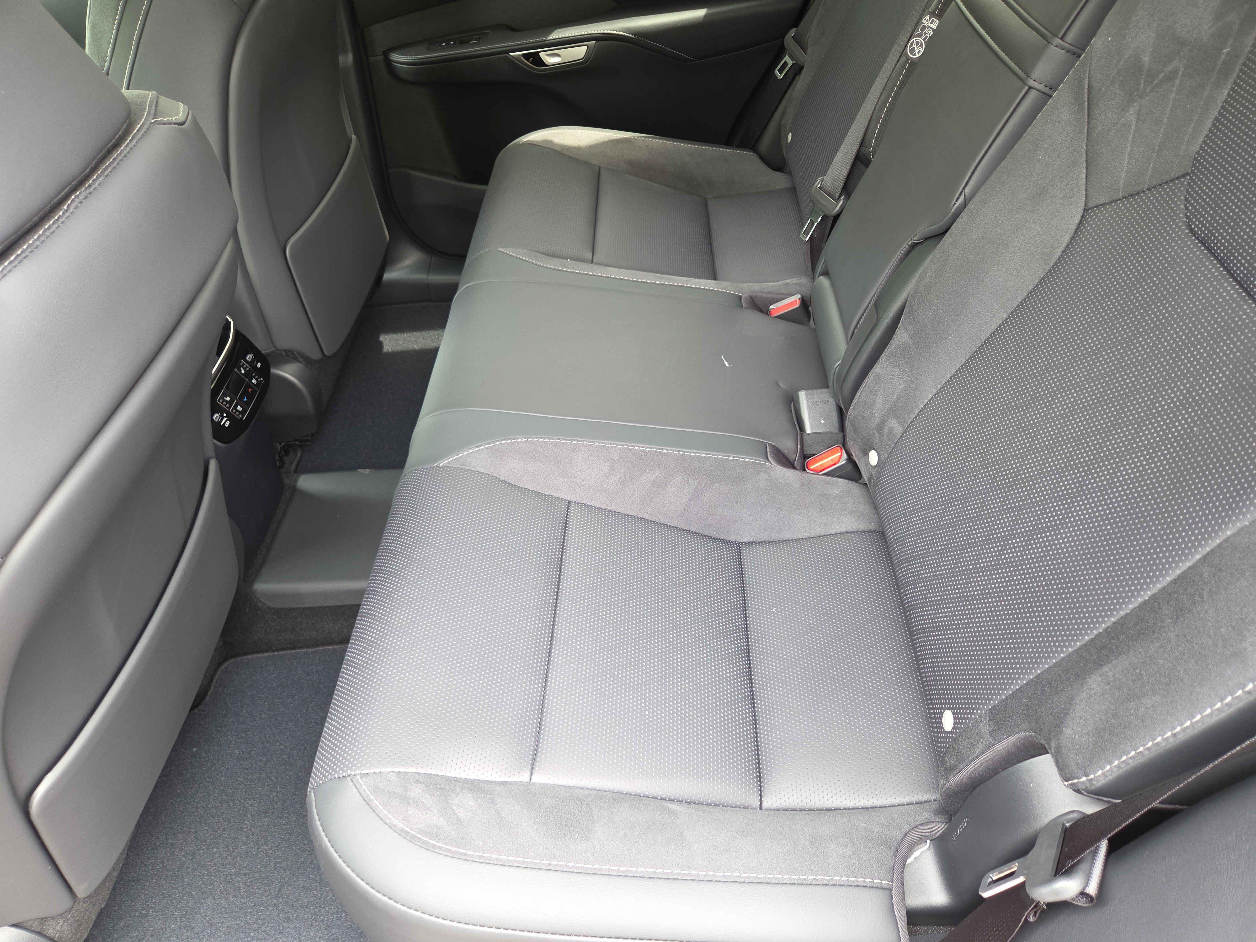 New 2026 Lexus RX 450h AWD image 9