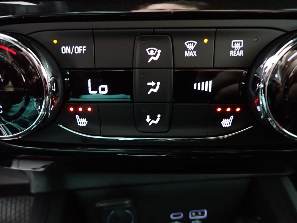 New 2026 Chevrolet TrailBlazer RS w/ Convenience Package AWD/4WD image 5