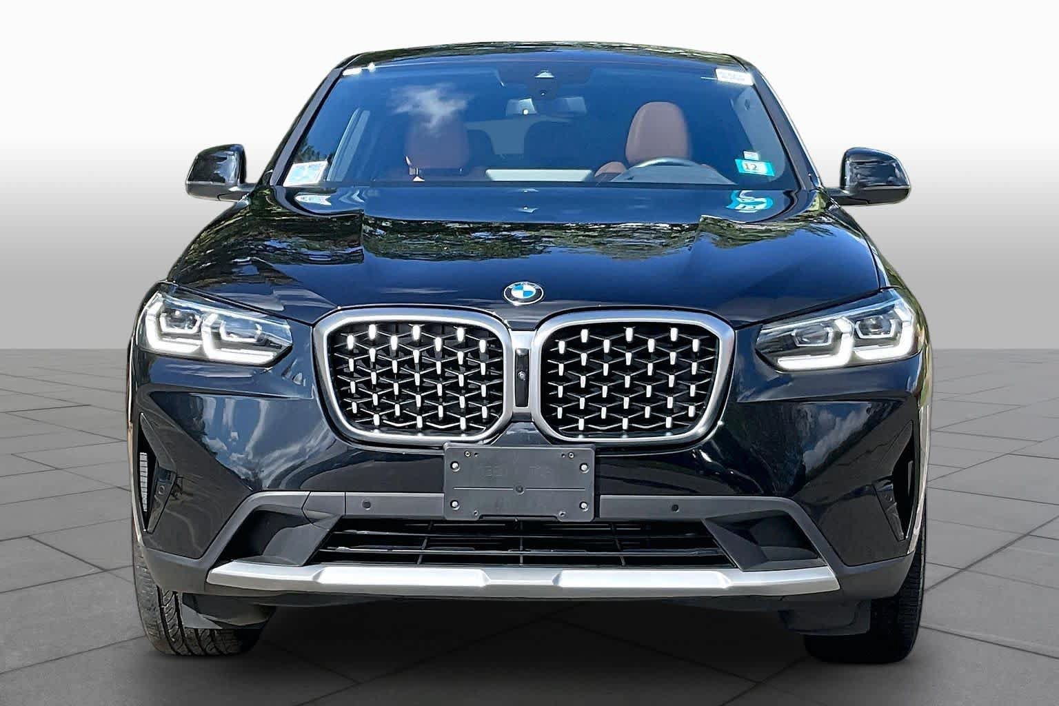 Used 2024 BMW X4 xDrive30i w/ Premium Package AWD/4WD image 3