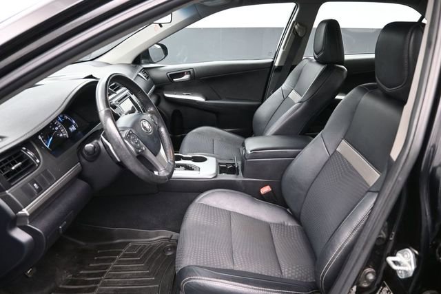 Used 2012 Toyota Camry SE FWD image 10