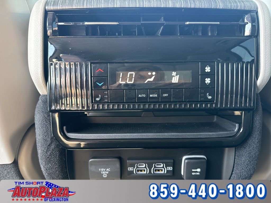 Used 2023 Jeep Wagoneer Series III w/ Convenience Group I image 21