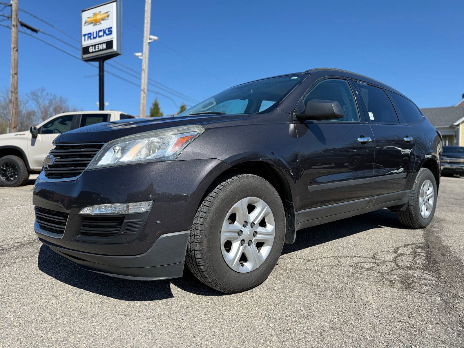 Used 2016 Chevrolet Traverse LS image 2