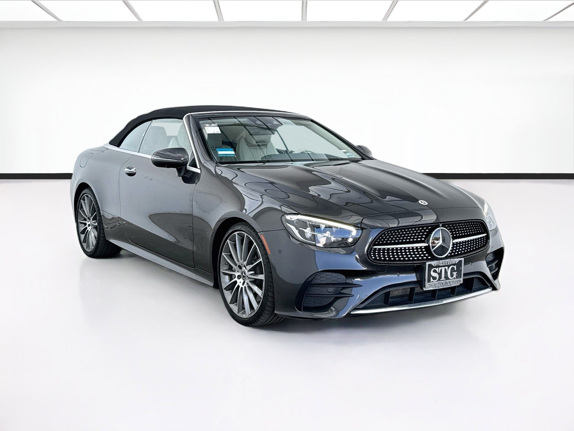 Used 2023 Mercedes-Benz E 450 Cabriolet image 3