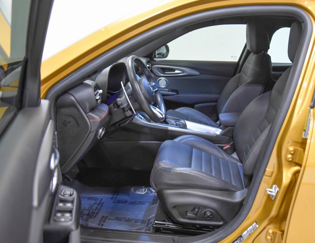 Used 2024 Dodge Hornet R/T Plus w/ Tech Pack Plus w/o Parking image 9