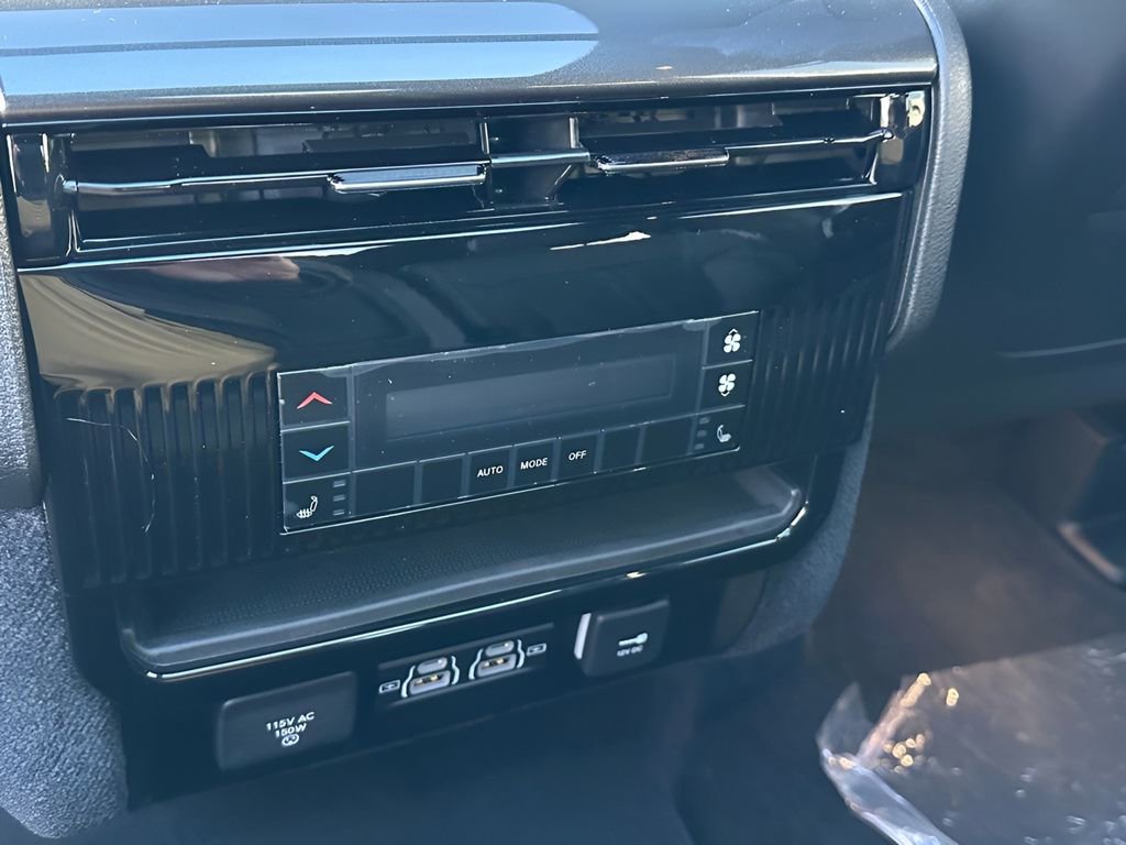 New 2024 Jeep Wagoneer 4WD w/ Premium Group I image 17