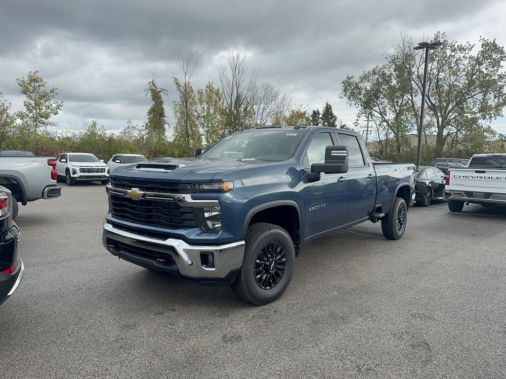New 2026 Chevrolet Silverado 3500 LT image 1