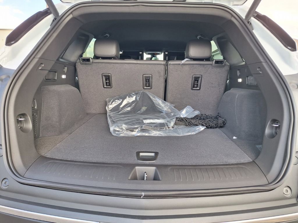 New 2026 Cadillac XT5 Luxury w/ LPO, Floor Liner Package image 24