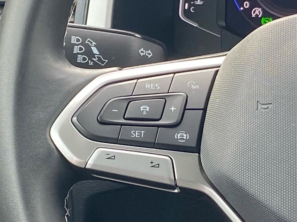 Used 2022 Volkswagen Atlas Cross Sport SE w/ Panoramic Sunroof Package AWD/4WD image 6