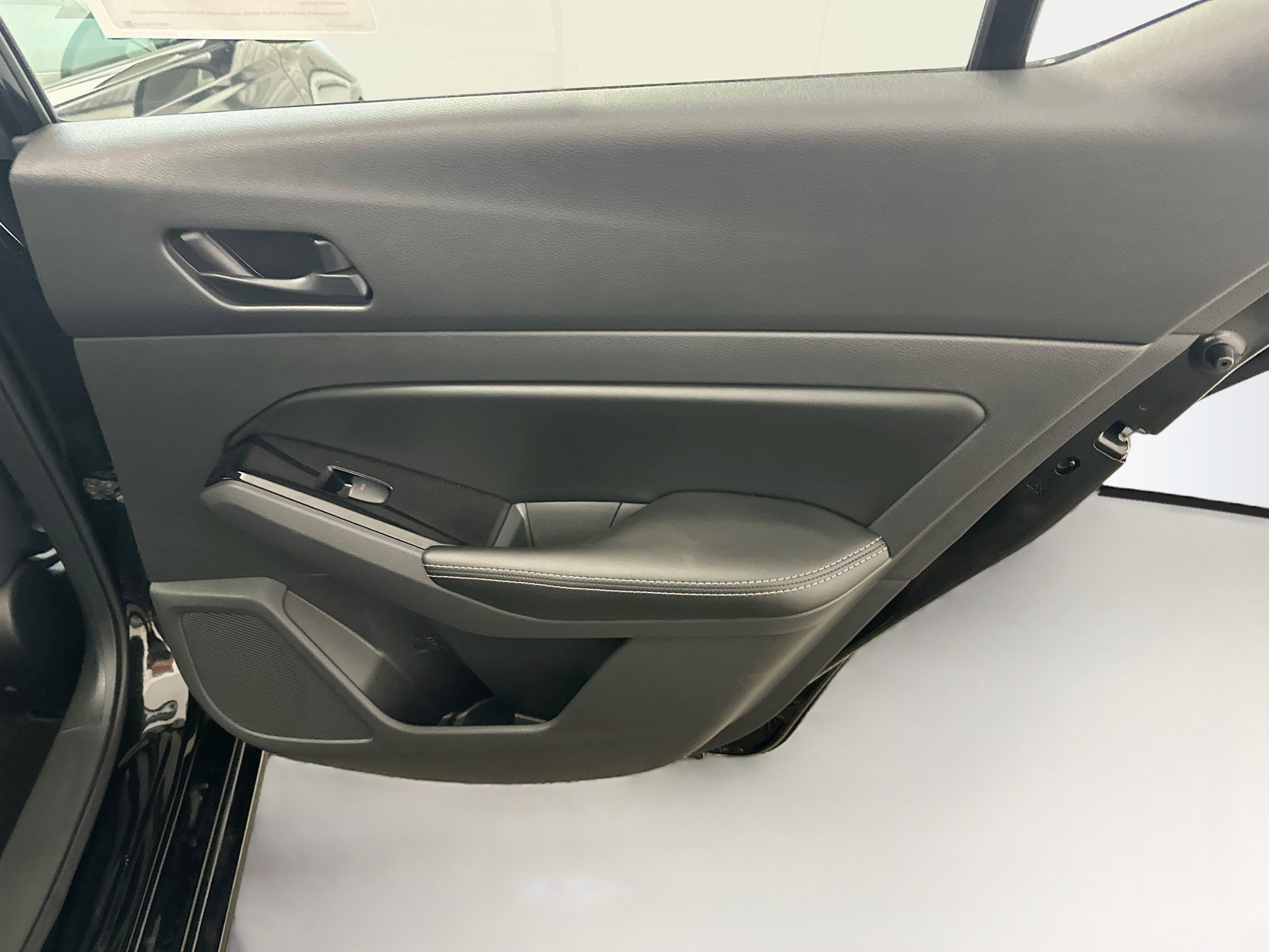 Used 2023 Nissan Altima 2.5 SV w/ SV Premium Package FWD image 32