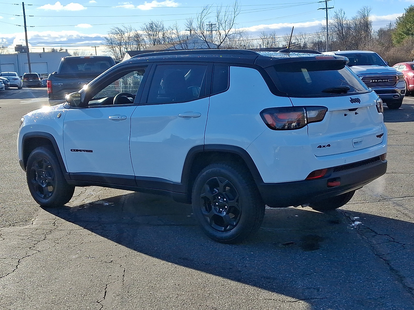 Used 2023 Jeep Compass Trailhawk w/ Trailhawk Elite Group AWD/4WD image 4