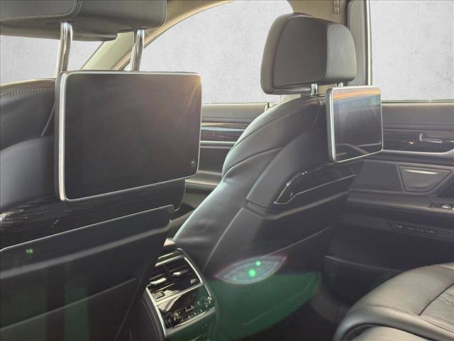 Used 2022 BMW M760i xDrive w/ Luxury Rear Seating Package image 22