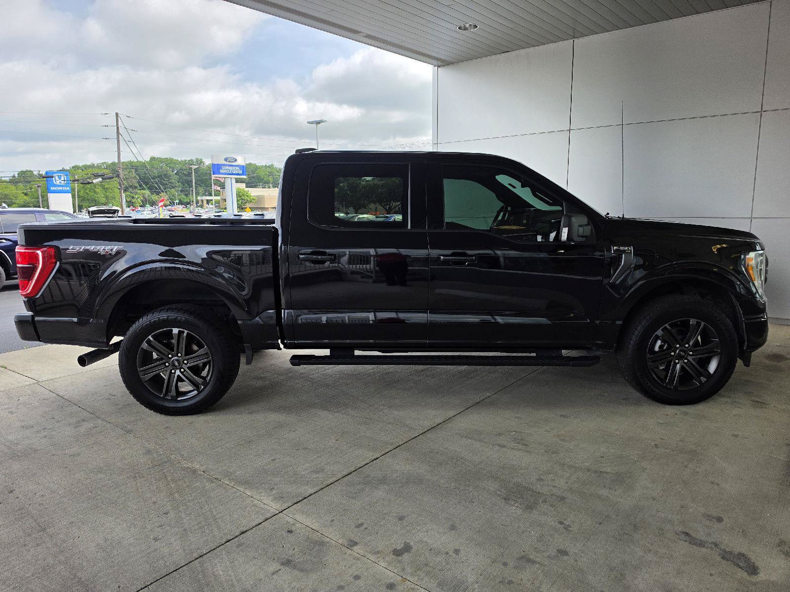 Used 2021 Ford F150 XLT w/ Equipment Group 302A High AWD/4WD image 5