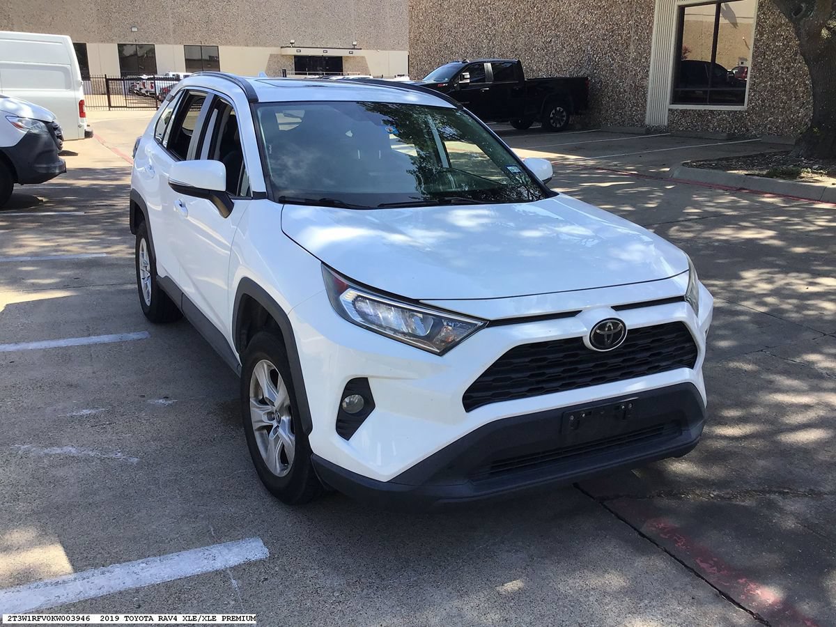 Used 2019 Toyota RAV4 XLE FWD image 3