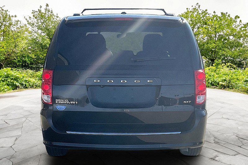 Used 2020 Dodge Grand Caravan SXT image 5