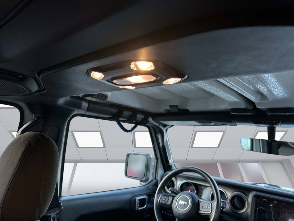 Used 2023 Jeep Wrangler Unlimited w/ Dual Top Group image 17