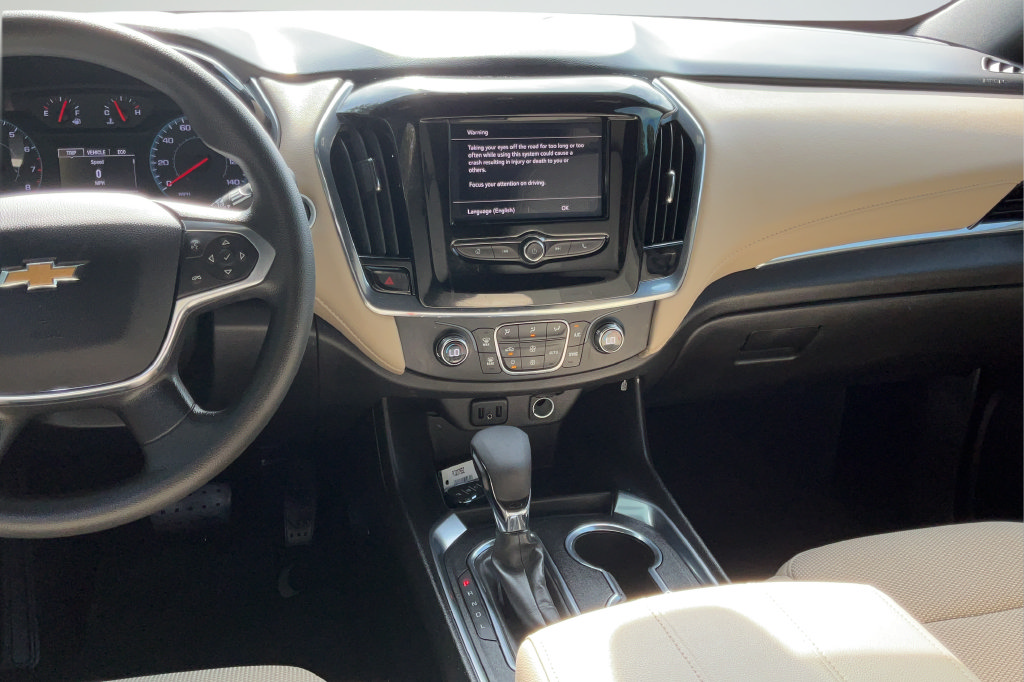 Used 2023 Chevrolet Traverse LS FWD image 15