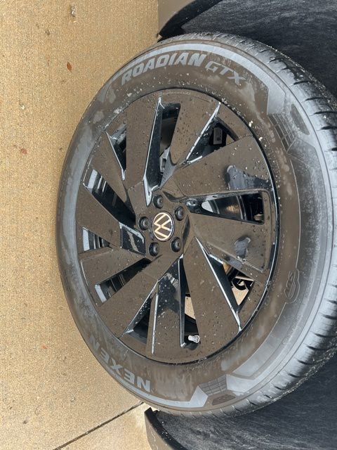 New 2026 Volkswagen Atlas Cross Sport SE image 10