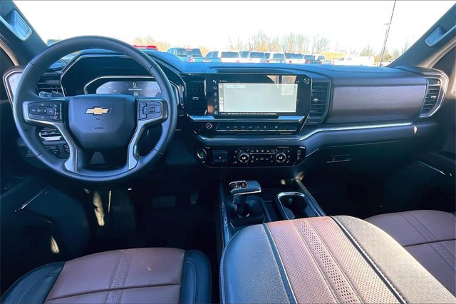Used 2024 Chevrolet Silverado 1500 High Country w/ Technology Package image 8
