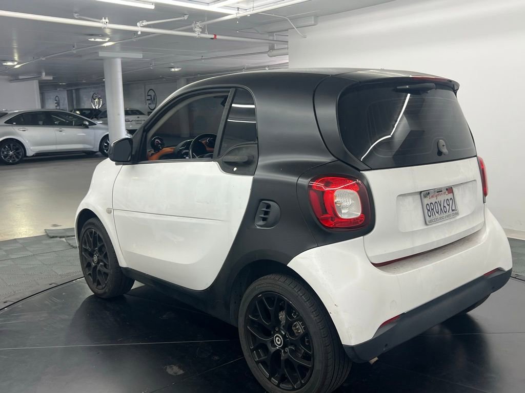 Used 2016 smart fortwo passion image 4