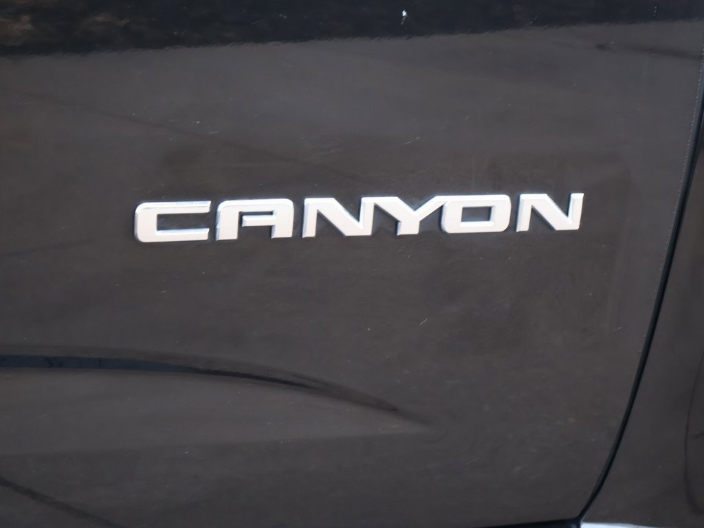 Used 2016 GMC Canyon SLE w/ SLE Convenience Package image 10