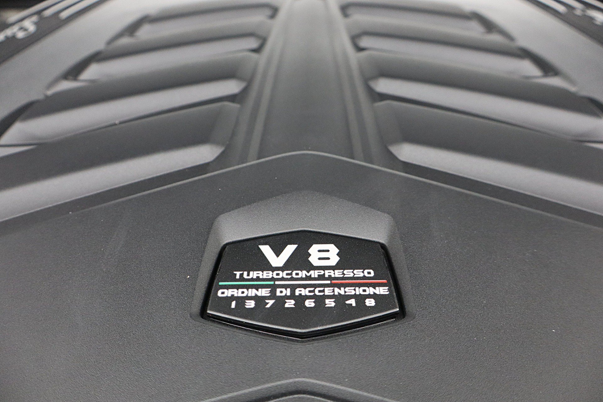 Used 2026 Lamborghini Urus SE AWD/4WD image 31